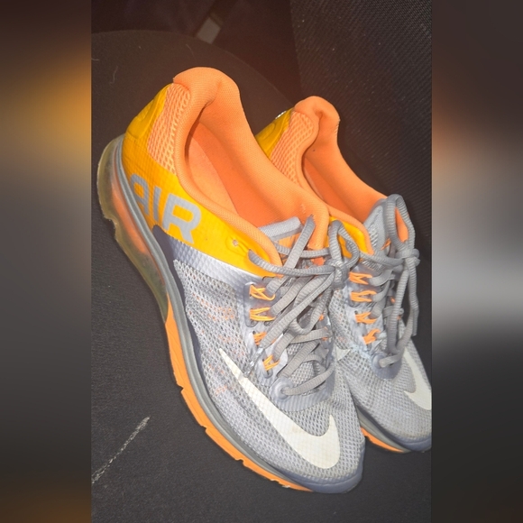 Nike Size 9 Gray and Orange Athletic Shoes Max AIR - Picture 3 of 8